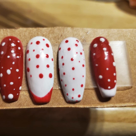 Christmas Nails - Picture 3 of 3